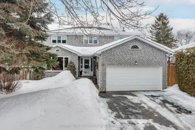 28 Camrose Drive, Georgina, On L4p 3l6