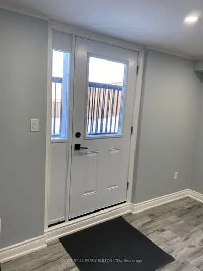 300 Miller Park Avenue, Bradford West Gwillimbury, On L3z 0a7