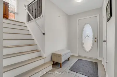 15 White Boulevard, Vaughan, On L4j 5z4