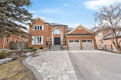 892 Tegal Place, Newmarket, On L3x 1l3