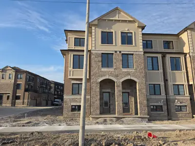 1 Bullata Lane, Richmond Hill, On L4b 0j7