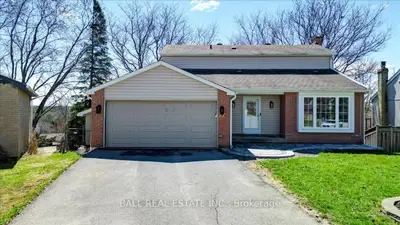 27 Blackstone Court, East Gwillimbury, On L9n 1c2