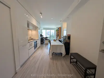 6 David Eyer Road 218, Richmond Hill, On L4s 0n6