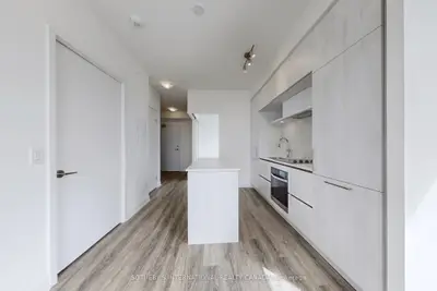 2 David Eyer Road 1130, Richmond Hill, On L4s 0n6