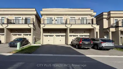 9400 Bayview Avenue Coach House, Richmond Hill, On L4c 4z2