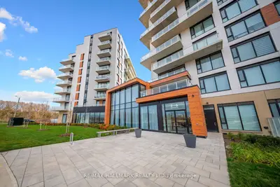 6 David Eyer Road 707, Richmond Hill, On L4s 0n5