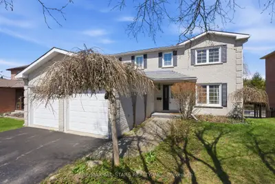 923 Leslie Valley Drive, Newmarket, On L3y 7g3