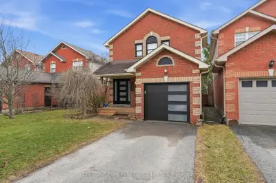 31a South Balsam Street, Uxbridge, On L9p 1v2