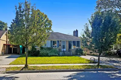 438 Centre Street E, Richmond Hill, On L4c 1b7