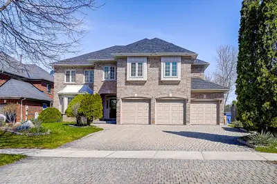 725 Exceller Circle, Newmarket, On L3x 1p4