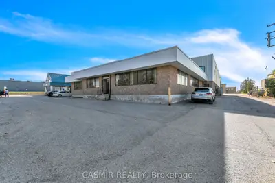 B-150 Pony Drive E, Newmarket, On L3y 7b6