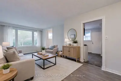 140 Cherrywood Drive Main, Newmarket, On L3y 2x7