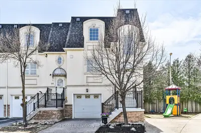 215 16th Avenue 7, Richmond Hill, On L4c 0t8