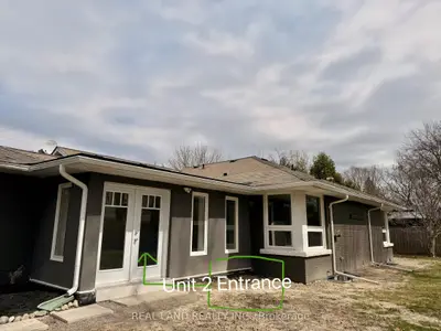 220 Millard Avenue 2 (back), Newmarket, On L3y 1z2