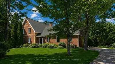 21455 Warden Avenue, East Gwillimbury, On L0g 1r0