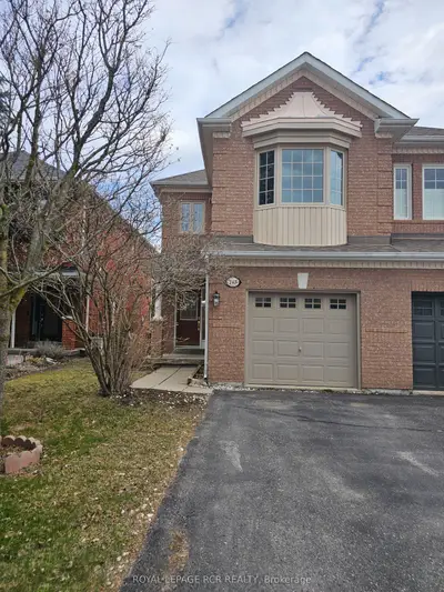 241 Denise Circle, Newmarket, On L3x 2k1
