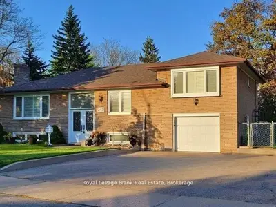 249 Lucas Street Lower, Richmond Hill, On L4c 4p9