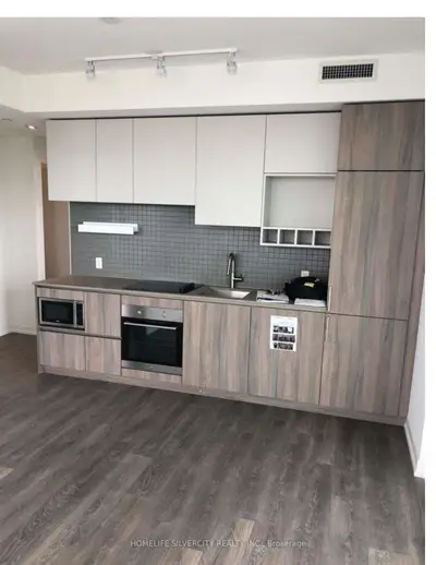 950 Portage Parkway 2806, Vaughan, On L4k 0j7