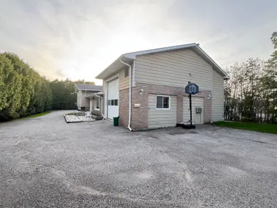 66 Metro Road N Main, Georgina, On L4p 1c3