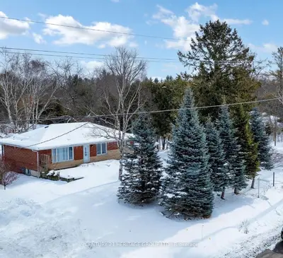 20015 Bathurst Street, East Gwillimbury, On L9n 1n3