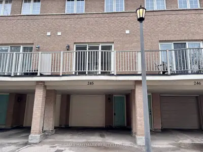 23 Observatory Lane 245, Richmond Hill, On L4c 0m7