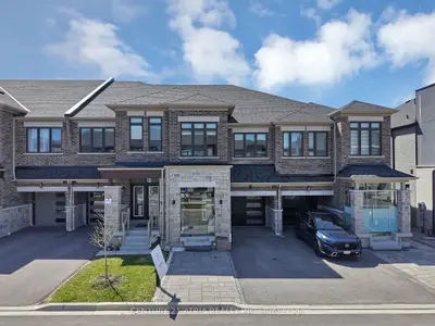19 Boiton Street, Richmond Hill, On L4s 0j2