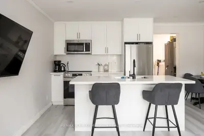 117 Hayhoe Avenue Main Fl, Vaughan, On L4l 1s5