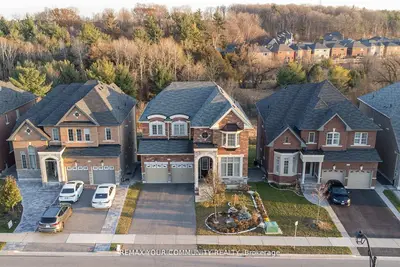 517 Clifford Perry Place Lower, Newmarket, On L3x 0j1
