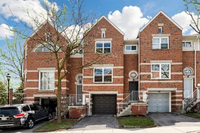 52 Brandy Lane Way 48, Newmarket, On L3y 8p7