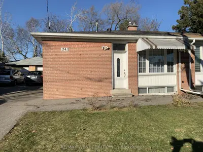 241 Ashlar Road Main Floor, Richmond Hill, On L4c 2w7