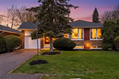 112 Trayborn Drive, Richmond Hill, On L4c 4k7