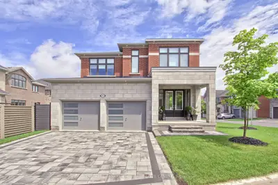 92 Maple Fields Circle, Aurora, On L4g 0p5