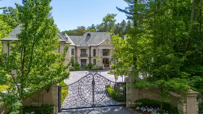 33 Forest Ridge Road, Richmond Hill, On L4e 3l8