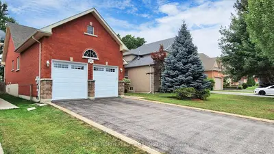 43 Gardiner Drive Lower, Bradford West Gwillimbury, On L3z 3g1