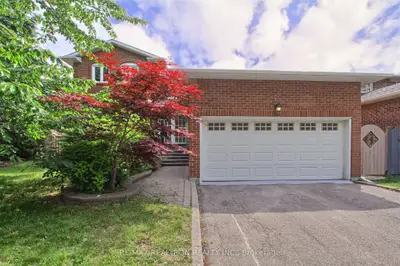 19 Crystal Drive N, Richmond Hill, On L4c 7z4