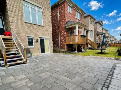25 Clara May Avenue Bsmt, East Gwillimbury, On L9n 0r4