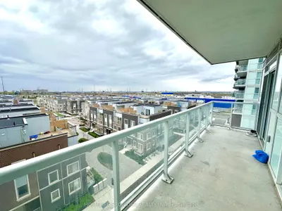 38 Honeycrisp Crescent 605, Vaughan, On L4k 5z8