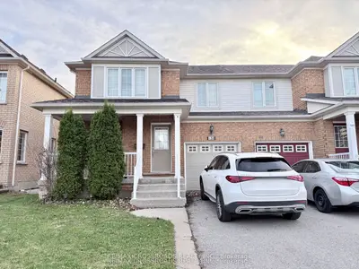 158 Gail Parks Crescent, Newmarket, On L3x 3c1