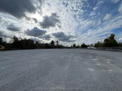 533 Pefferlaw Road, Georgina, On L0e 1n0