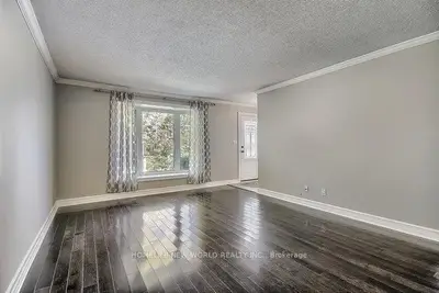 756 Elgin Street, Newmarket, On L3y 3b8