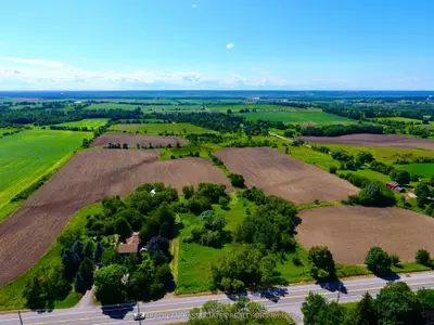 21868 Woodbine Avenue, East Gwillimbury, On L0g 1r0