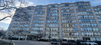 175 Cedar Avenue #912, Richmond Hill, On L4c 9v3