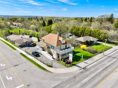 17766 Leslie Street, Newmarket, On L3y 4w4