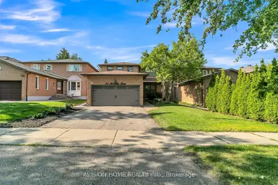 34 Mccallum Drive, Richmond Hill, On L4c 7s9