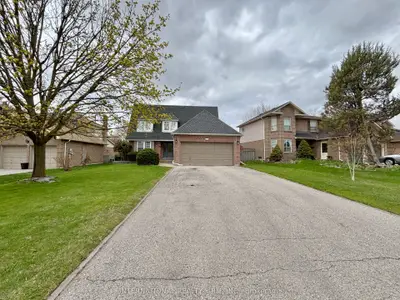 168 Willow Lane, Newmarket, On L3y 4j3