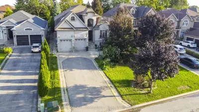 95 Naughton Drive, Richmond Hill, On L4c 8b3