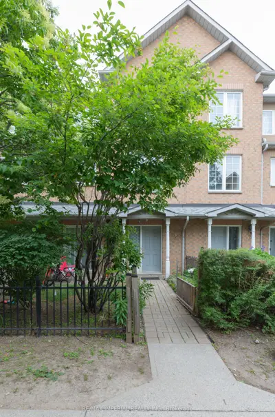16 Cox Boulevard #3, Markham, On L3r 4g4