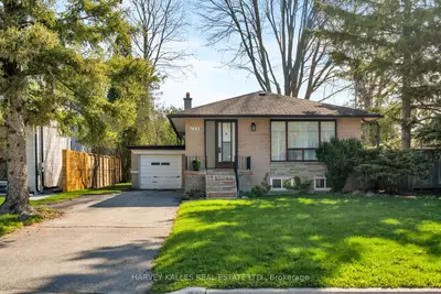 133 Wood Lane, Richmond Hill, On L4c 4w2