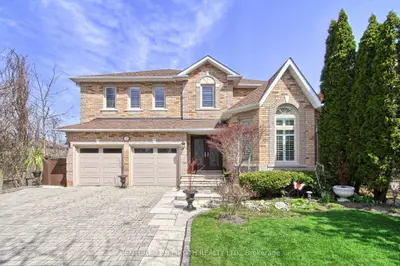 32 Timber Valley Avenue, Richmond Hill, On L4e 3s6