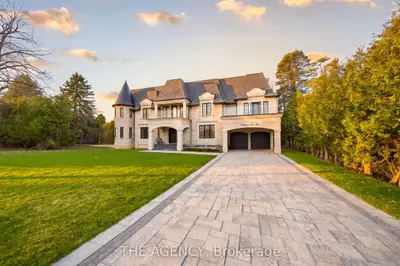 8 Bayview Park Lane, Richmond Hill, On L4e 3g1